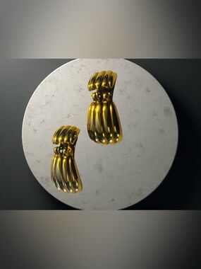 Gold-Tone Ribbed Clip-On Earrings